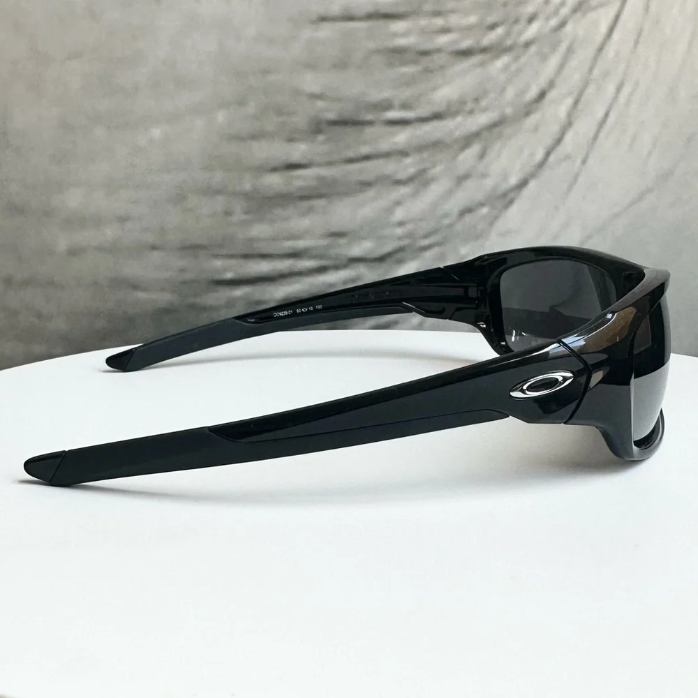 🕶️OAKLEY 🕶️ Valve Black Sunglasses OO9236